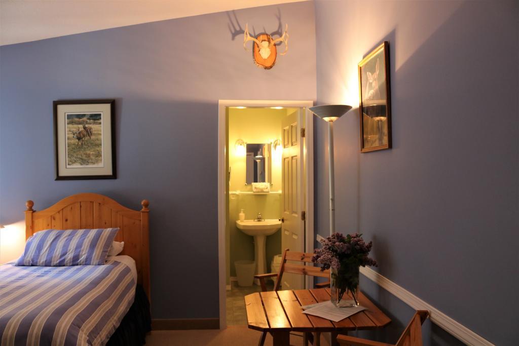 רבלסטוק Mulvehill Creek Wilderness Inn And Wedding Chapel חדר תמונה