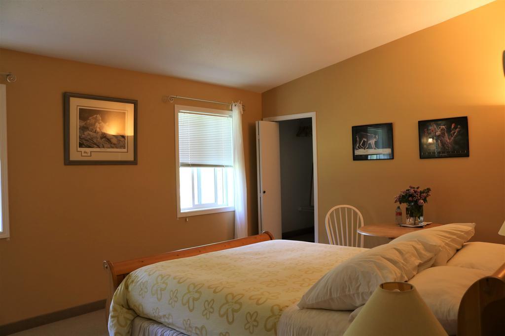 רבלסטוק Mulvehill Creek Wilderness Inn And Wedding Chapel מראה חיצוני תמונה
