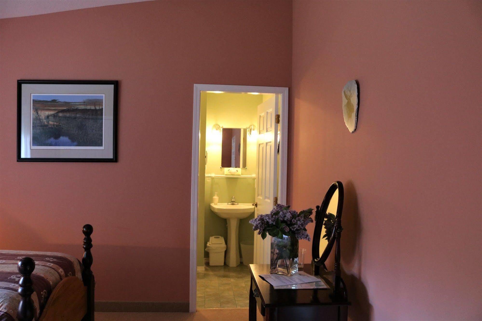 רבלסטוק Mulvehill Creek Wilderness Inn And Wedding Chapel מראה חיצוני תמונה