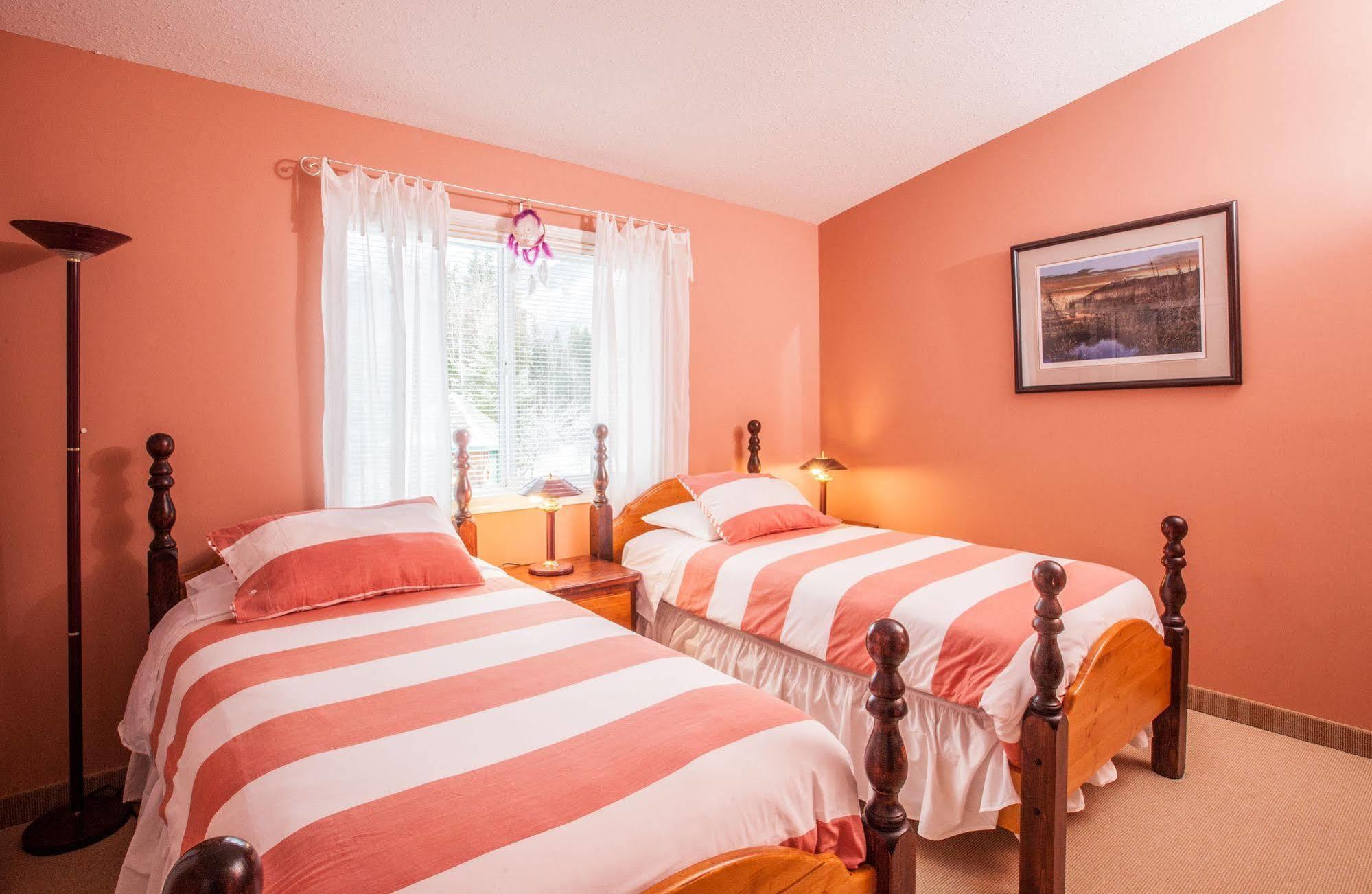 רבלסטוק Mulvehill Creek Wilderness Inn And Wedding Chapel מראה חיצוני תמונה