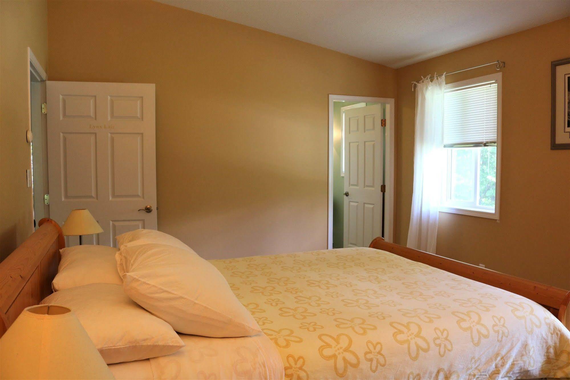 רבלסטוק Mulvehill Creek Wilderness Inn And Wedding Chapel מראה חיצוני תמונה