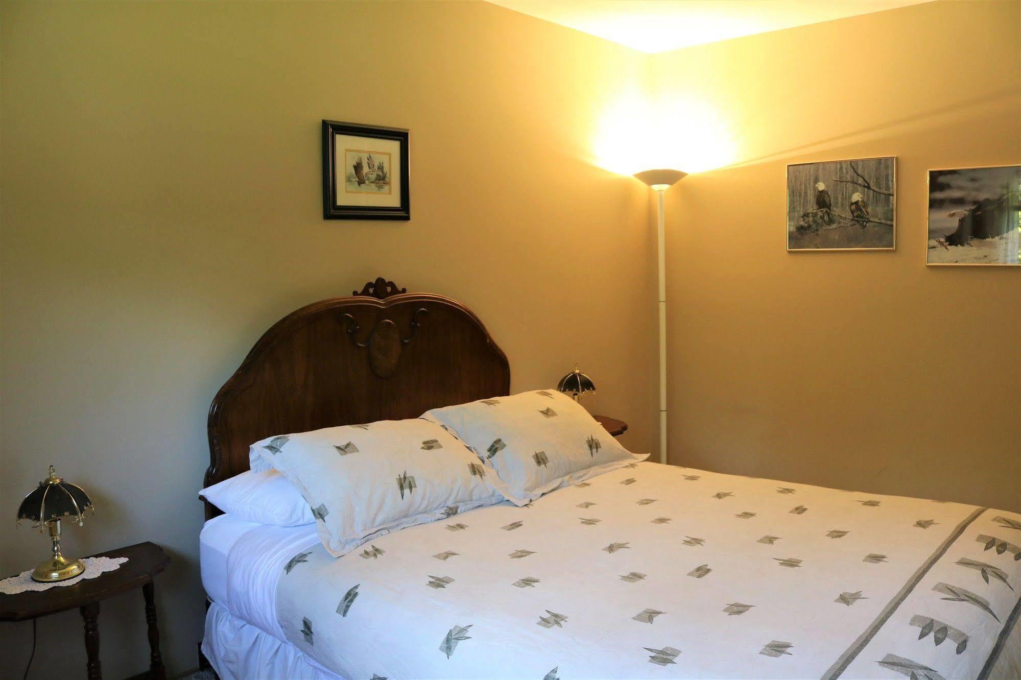 רבלסטוק Mulvehill Creek Wilderness Inn And Wedding Chapel מראה חיצוני תמונה