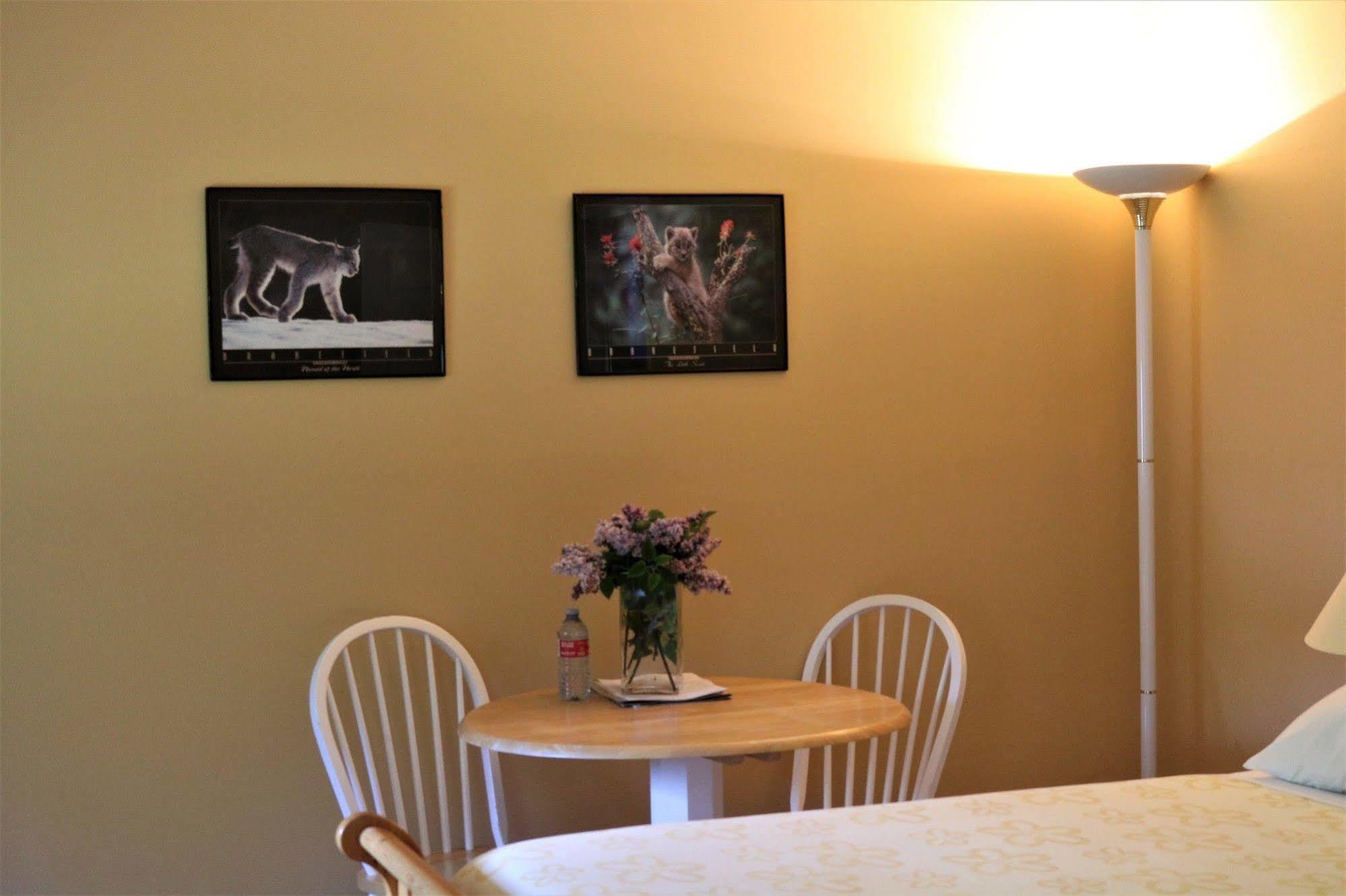 רבלסטוק Mulvehill Creek Wilderness Inn And Wedding Chapel מראה חיצוני תמונה